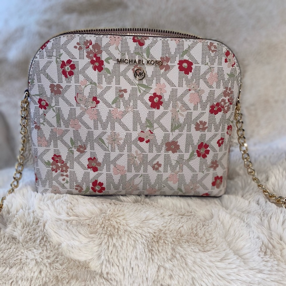 Michael Kors Cindy LG Dome Crossbody Purse